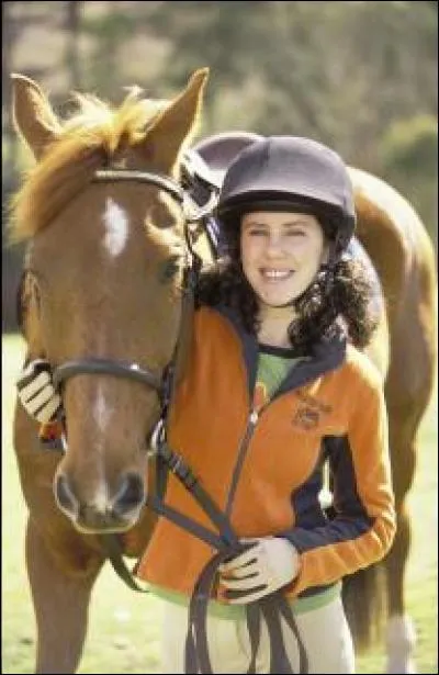 Comment s'appellent la jeune fille et son cheval dans "Grand Galop" ?