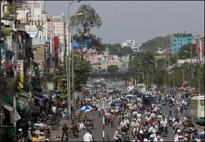 Hô-Chi-Minh-Ville est la capitale du Laos.