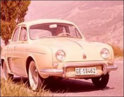 Ce véhicule est de marque Citroën.