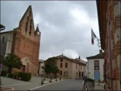 Nous flânons dans les rues de Castelmayran. Commune Tarn-et-Garonne, elle se situe dans l'ancienne région ...