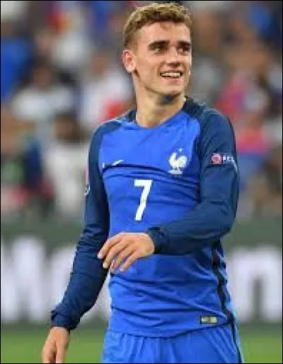 En quelle année est né le footballeur ?