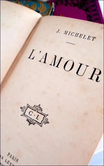 Ce roman de René Barjavel emprunte à la littérature classique et à la science-fiction. Où se passe l'action du livre "La nuit des temps "... ?