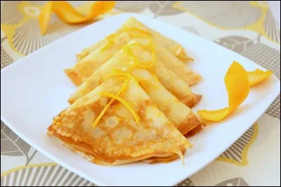 Quelle est la particularité de la crêpe Suzette ?