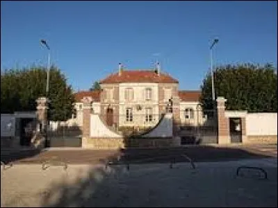 Village Icaunais, Béon se situe dans la nouvelle région ...